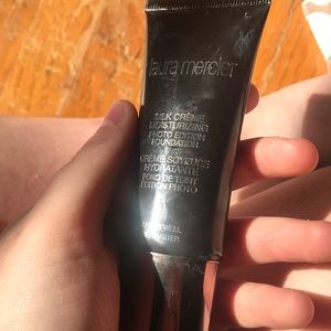 laura mercier moisturizing foundation